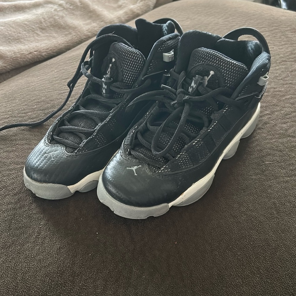 Nike air Jordan’s 6 rings GS black size 4Y